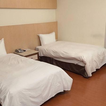 Waugh Den Business Hotel Taichung Extérieur photo