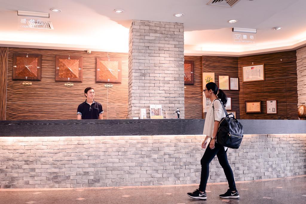 Waugh Den Business Hotel Taichung Extérieur photo