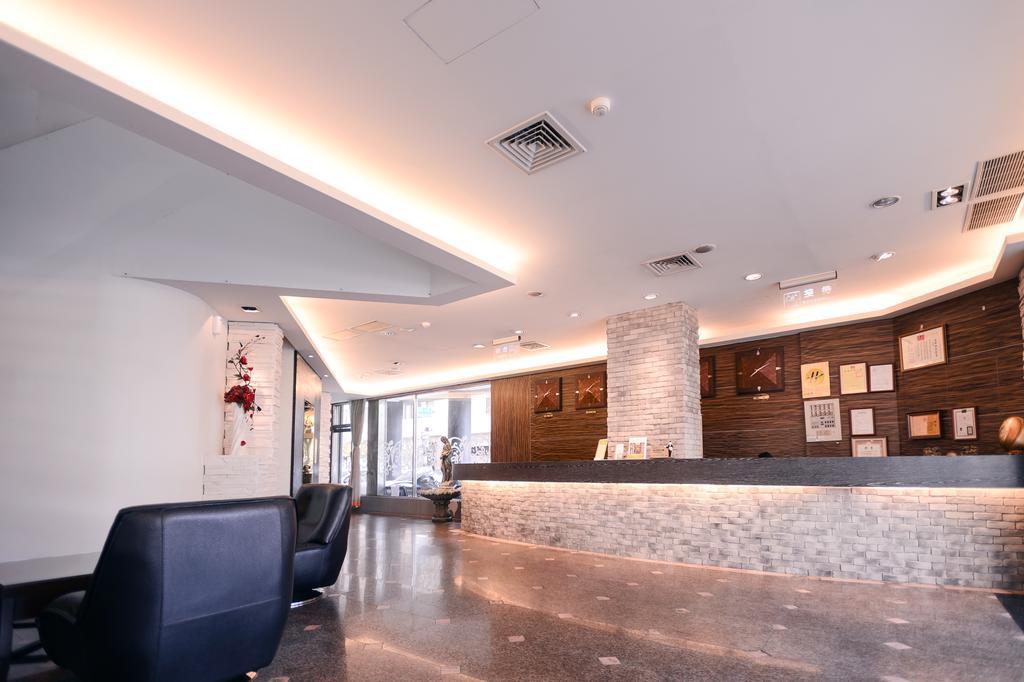 Waugh Den Business Hotel Taichung Extérieur photo